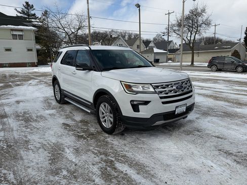 Used 2018 Ford Explorer XLT w/ Equipment Group 202A image 1