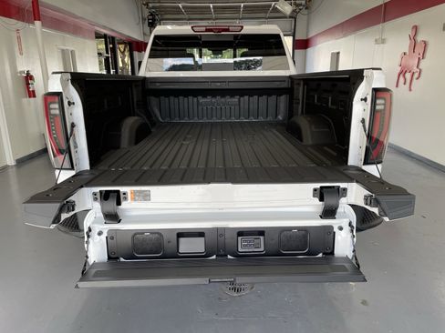 New 2026 GMC Sierra 2500 AT4X image 9