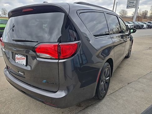 Used 2020 Chrysler Pacifica Limited w/ Advanced Safetytec Group image 11