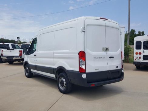 Used 2016 Ford Transit 250 130 Medium Roof RWD image 9