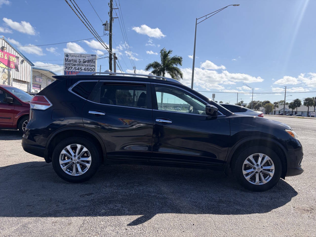 Used 2016 Nissan Rogue SV AWD/4WD image 4
