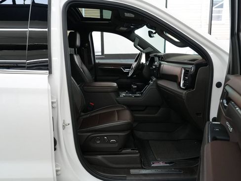 Used 2024 GMC Sierra 1500 Denali w/ Denali Reserve Package AWD/4WD image 35