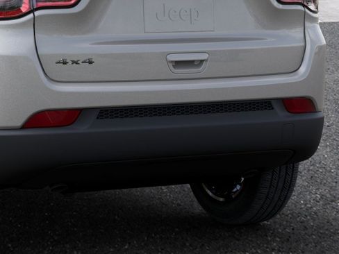 New 2026 Jeep Compass Latitude image 13