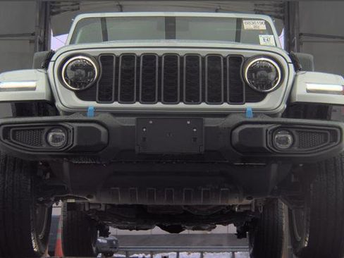 Used 2024 Jeep Wrangler Unlimited w/ Convenience Group image 3