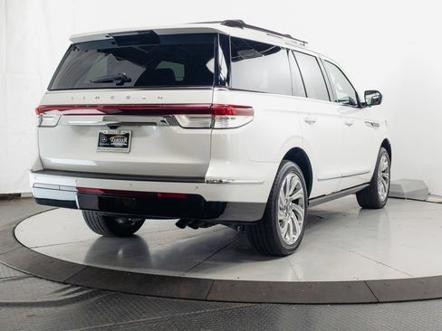 Used 2024 Lincoln Navigator Reserve AWD/4WD image 30