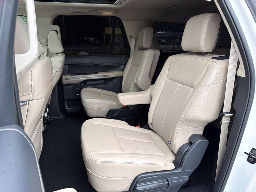 Used 2024 Ford Expedition Max XLT AWD/4WD image 19