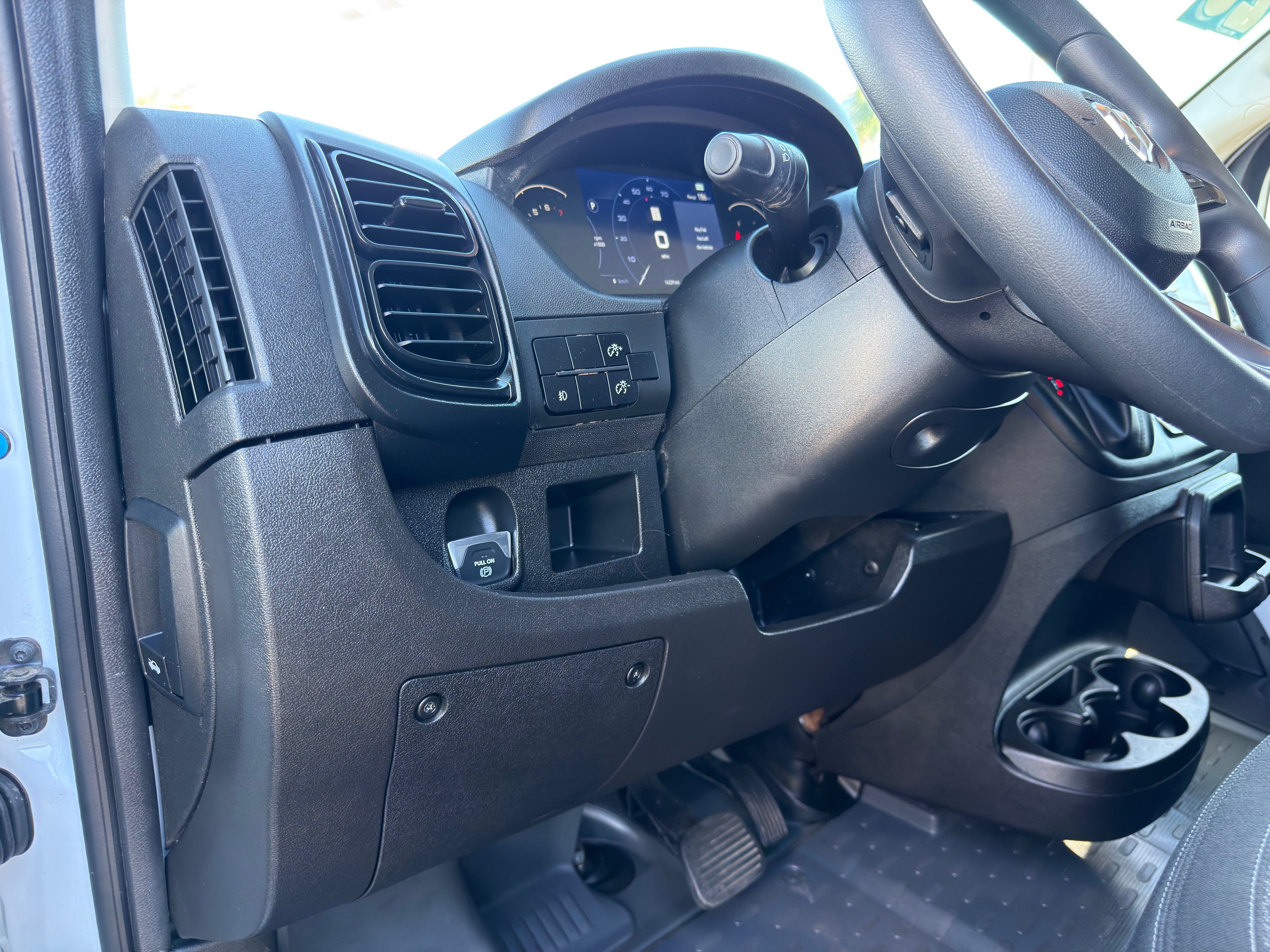 Used 2025 RAM ProMaster 2500 w/ U-Haul Equipment Group FWD image 24
