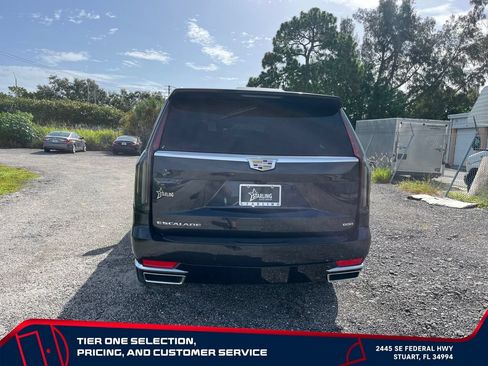 Used 2024 Cadillac Escalade ESV Premium Luxury AWD/4WD image 6