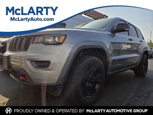 Used 2018 Jeep Grand Cherokee Trailhawk image 1