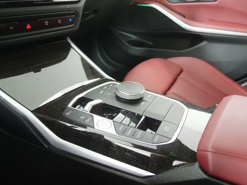 Used 2023 BMW 330i Sedan w/ Convenience Package RWD image 22