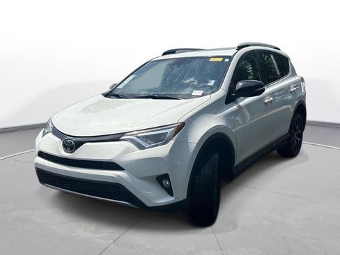 Used 2018 Toyota RAV4 SE w/ Power Extra Value Package FWD image 2