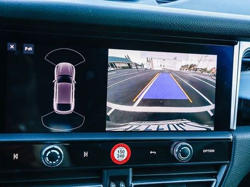 Used 2023 Porsche Macan image 24