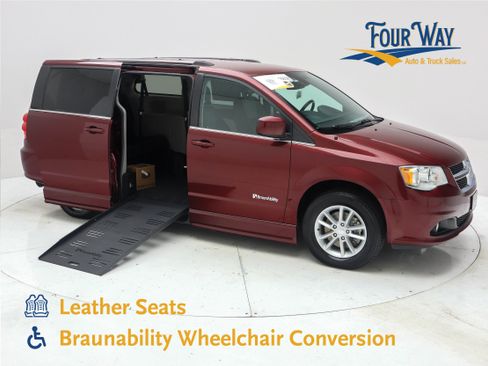 Used 2020 Dodge Grand Caravan SXT FWD image 1