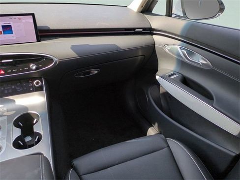 Used 2026 Genesis GV70 2.5T Advanced image 25