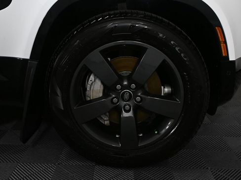 Used 2024 Land Rover Defender 110 X-Dynamic SE image 35