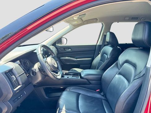 Used 2022 Nissan Pathfinder SL w/ SL Black Package FWD image 10