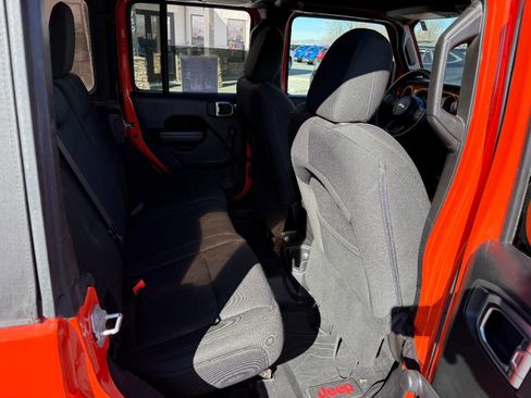 Used 2019 Jeep Wrangler Unlimited Sport image 12
