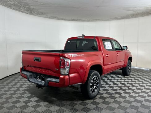 Used 2020 Toyota Tacoma TRD Sport RWD image 3