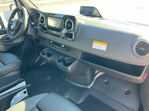 New 2026 Mercedes-Benz Sprinter 2500 image 18