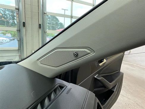 Used 2019 Volkswagen Jetta SEL Premium FWD image 33