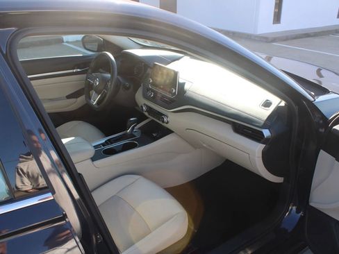 Used 2019 Nissan Altima 2.5 SV image 10
