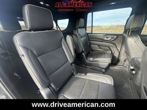 Used 2023 GMC Yukon XL SLT w/ SLT Luxury Package image 28