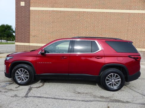 Used 2023 Chevrolet Traverse LT FWD image 5