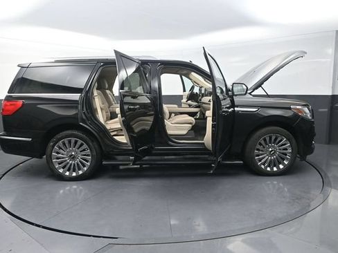 Used 2020 Lincoln Navigator Reserve w/ Luxury Package AWD/4WD image 47