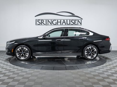 Used 2026 BMW 530i xDrive w/ Premium Package AWD/4WD image 8