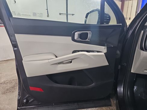 Used 2025 Kia Sorento EX w/ Panoramic Sunroof Package FWD image 27