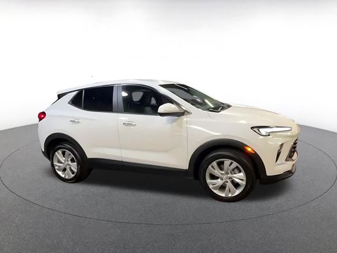 Used 2025 Buick Encore GX Preferred image 2