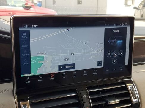 Used 2024 Lincoln Navigator Premiere image 26