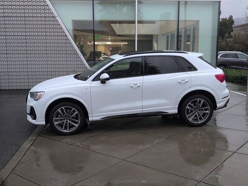 Used 2025 Audi Q3 2.0T Premium w/ Convenience Package image 8