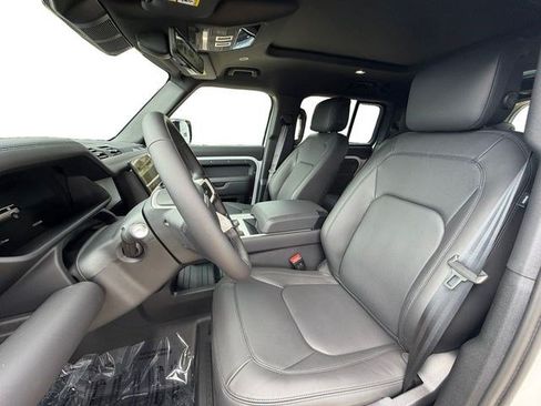 New 2026 Land Rover Defender 130 X-Dynamic SE AWD/4WD image 10