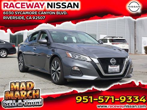 Used 2021 Nissan Altima 2.5 SV w/ SV Premium Package image 1
