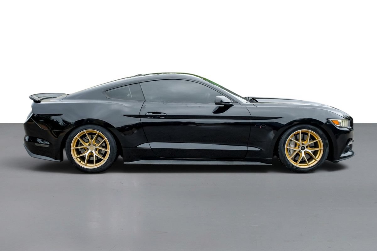 Used 2017 Ford Mustang GT Premium w/ Equipment Group 401A RWD image 5