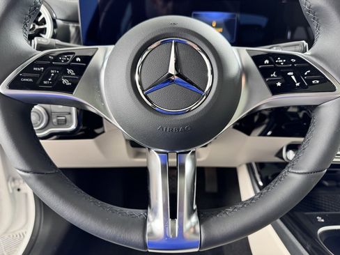 Used 2025 Mercedes-Benz CLA 250 4MATIC image 10
