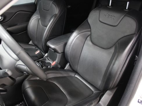 Used 2023 Jeep Cherokee Altitude Lux AWD/4WD image 14