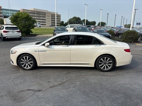 Used 2017 Lincoln Continental Premiere FWD image 4