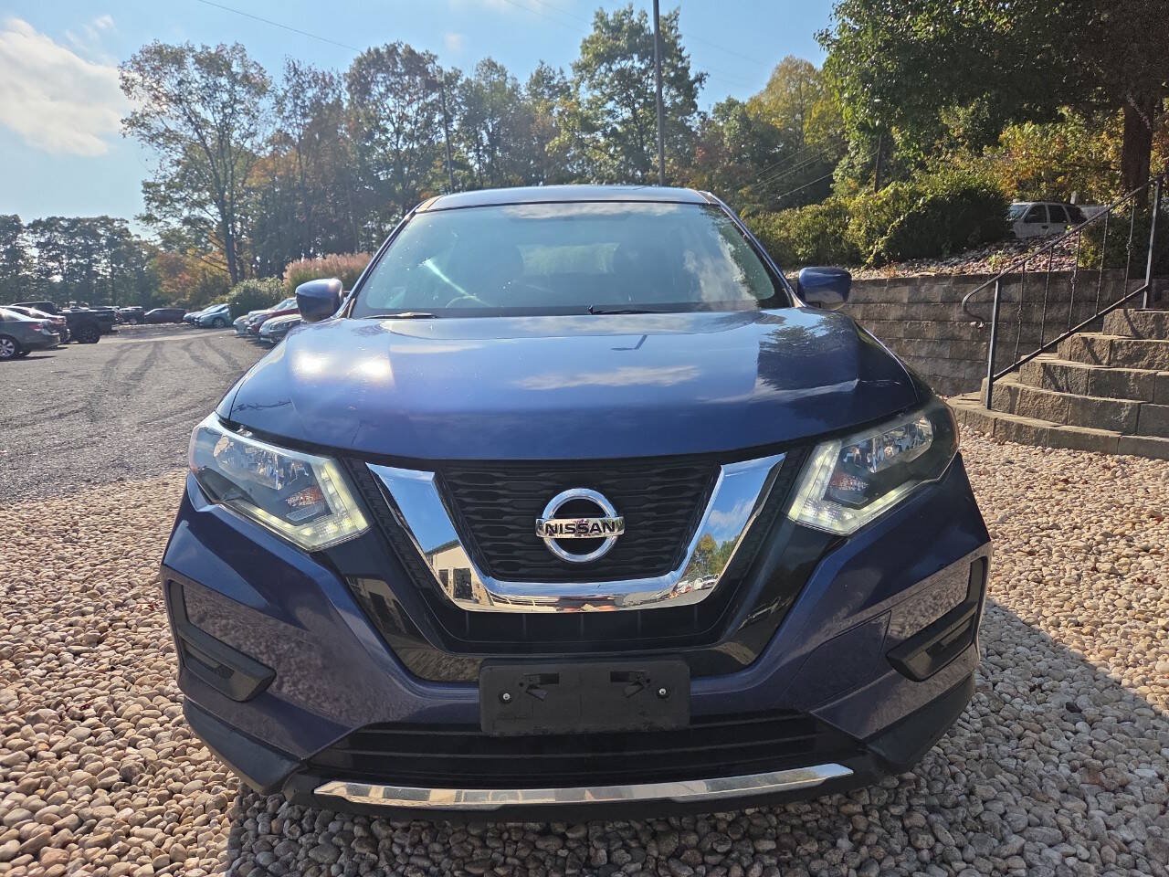 Used 2017 Nissan Rogue S FWD image 2
