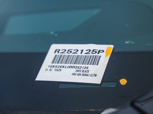 Used 2024 GMC Yukon Denali Ultimate image 32