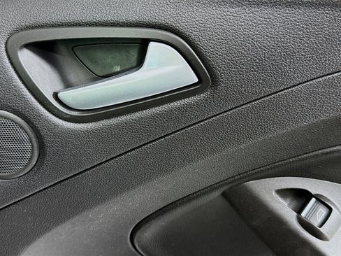 Used 2017 Ford Escape SE w/ Equipment Group 201A image 29