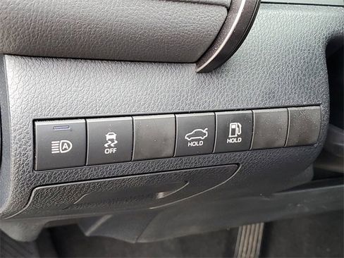 Used 2024 Toyota Camry SE image 8