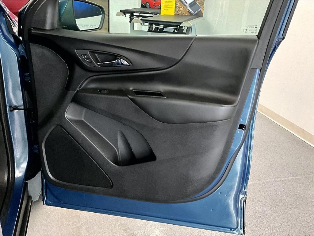 Used 2024 Chevrolet Equinox LT AWD/4WD image 12