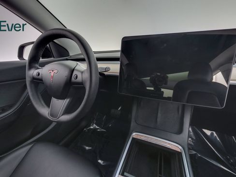 Used 2022 Tesla Model Y Long Range AWD/4WD image 25