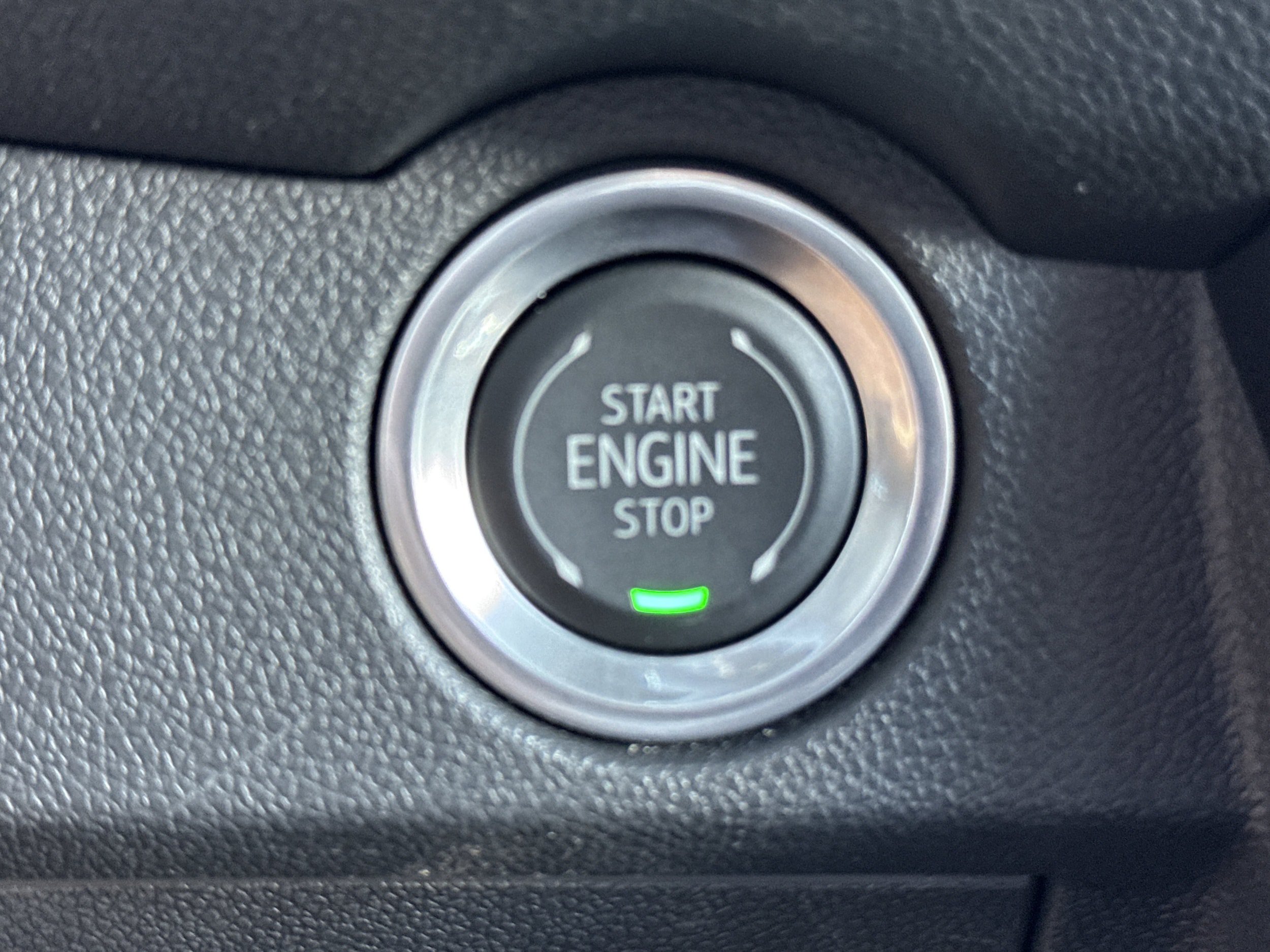 Used 2024 Chevrolet Traverse RS FWD image 39