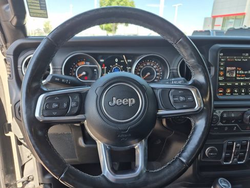Used 2021 Jeep Gladiator Overland w/ Popular Equipment Package AWD/4WD image 9