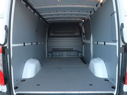 Used 2025 Mercedes-Benz Sprinter 2500 image 21