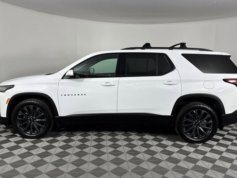 Used 2023 Chevrolet Traverse RS image 8