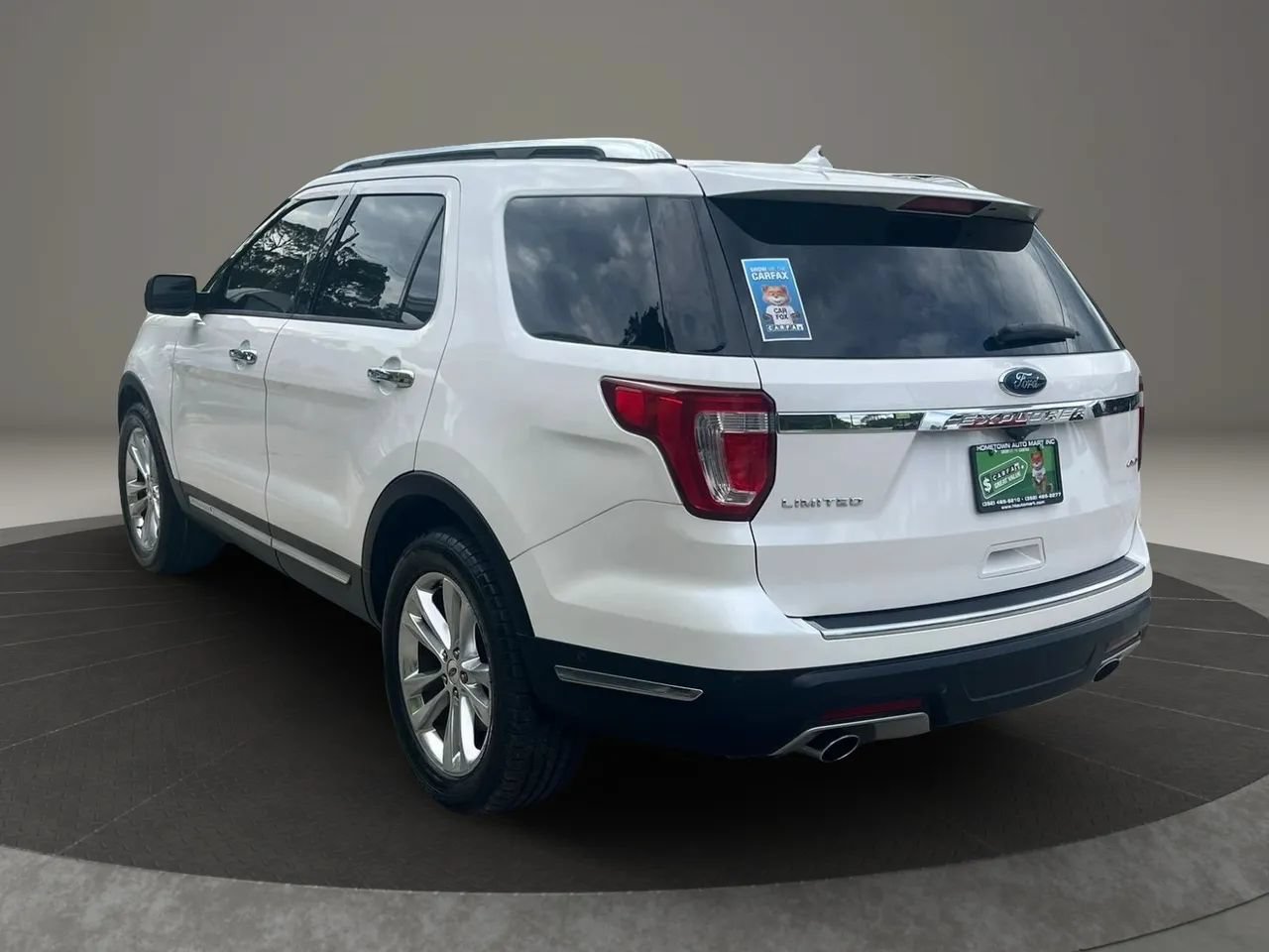 Used 2018 Ford Explorer Limited w/ Equipment Group 301A AWD/4WD image 5